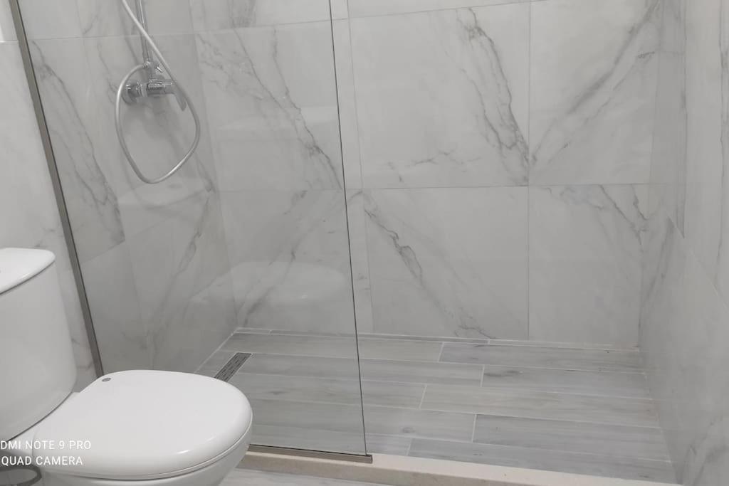 Villa Besnik, Rooms For Rent วญอเรอ ภายนอก รูปภาพ