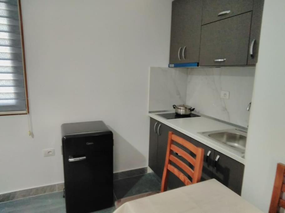 Villa Besnik, Rooms For Rent วญอเรอ ภายนอก รูปภาพ